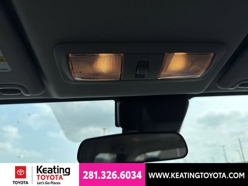 Used 2025 Nissan Frontier SV RWD image 19