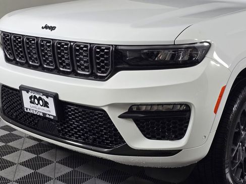 New 2025 Jeep Grand Cherokee Summit w/ Obsidian Package image 10