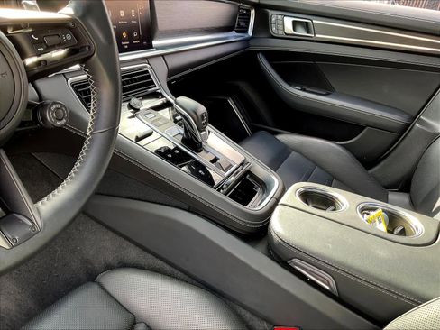 Used 2022 Porsche Panamera Turbo S image 18