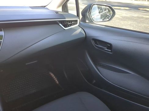 Used 2025 Toyota Corolla LE image 16
