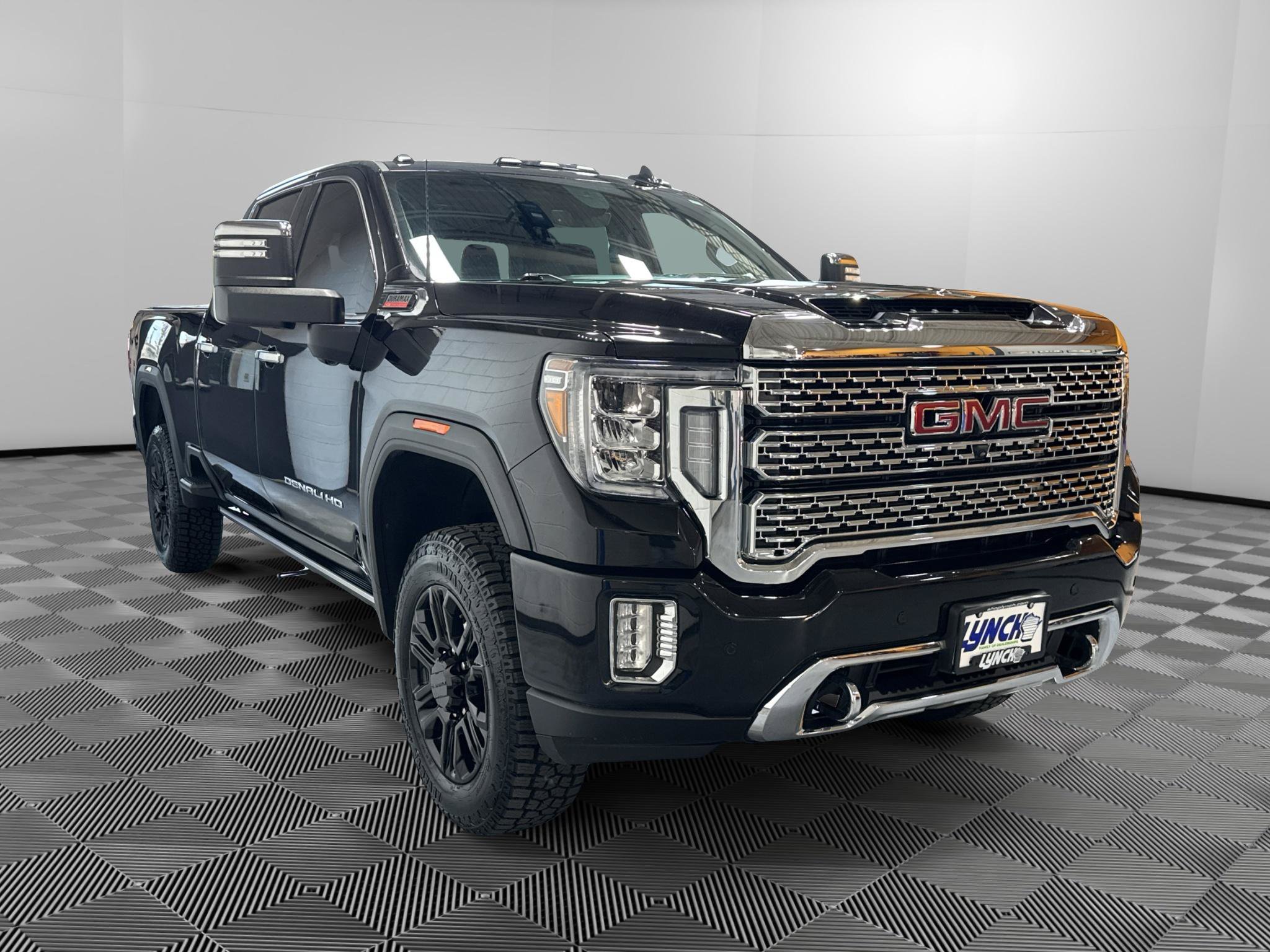 Used 2023 GMC Sierra 3500 Denali w/ Denali Black Diamond Edition AWD/4WD image 7