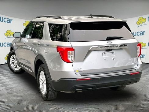 Used 2021 Ford Explorer XLT AWD/4WD image 2