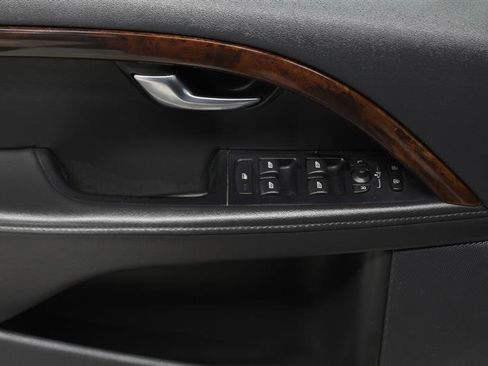 Used 2014 Volvo XC70 T6 w/ Climate Package image 15