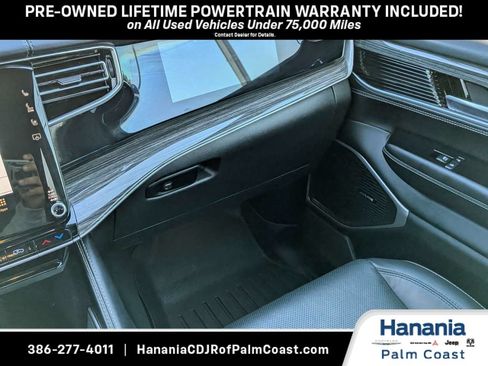 Used 2022 Jeep Wagoneer Series III w/ Flexible Seating Group AWD/4WD image 18