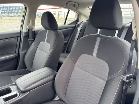 Used 2025 Nissan Sentra SV FWD image 31