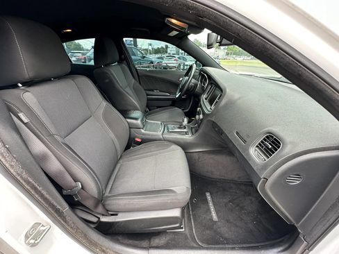 Used 2016 Dodge Charger SXT RWD image 13