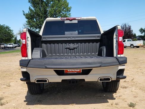 Used 2026 Chevrolet Silverado 1500 High Country AWD/4WD image 5
