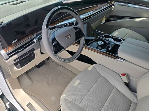 New 2026 Cadillac Escalade ESV Platinum Sport AWD/4WD image 22