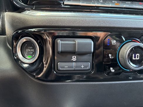 Used 2025 Chevrolet Silverado 2500 LTZ w/ LTZ Premium Package image 47