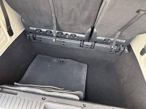 Used 2019 Dodge Grand Caravan SE w/ UConnect Hands-Free Group image 23