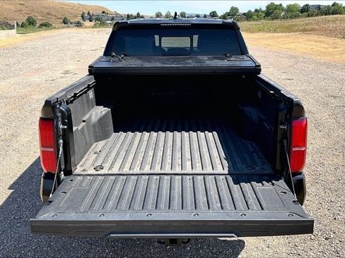 Used 2025 Toyota Tacoma SR5 AWD/4WD image 7