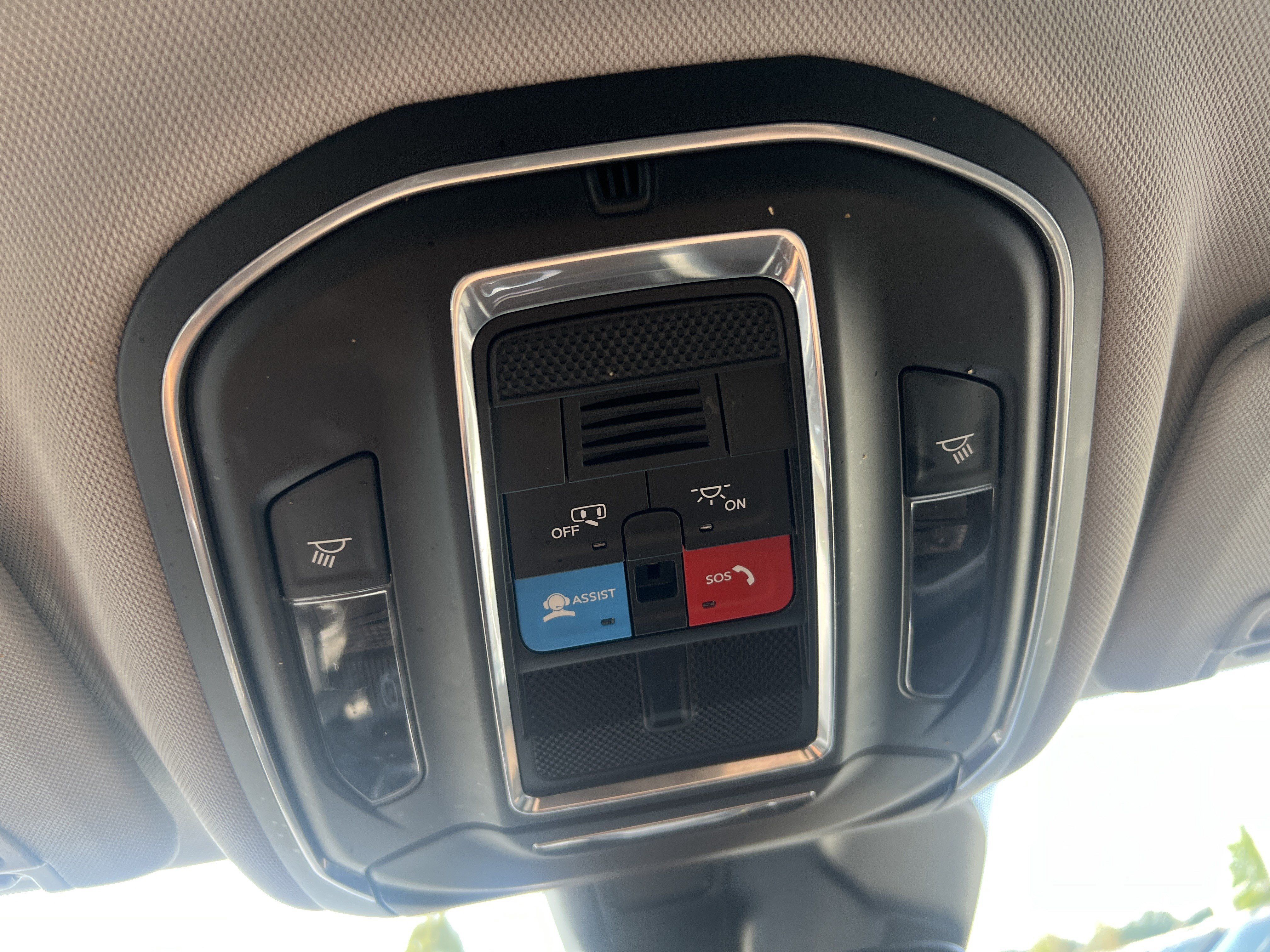 Used 2023 Jeep Grand Cherokee L Laredo AWD/4WD image 29