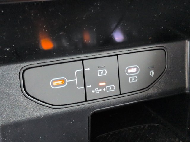 Used 2025 Kia Sorento S FWD image 21