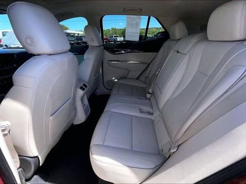 Used 2021 Buick Envision Essence FWD image 28