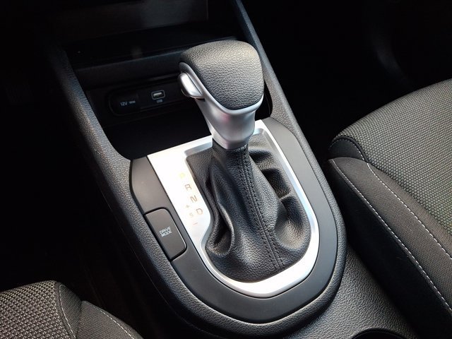Used 2022 Kia Forte LXS w/ LXS Technology Package FWD image 18