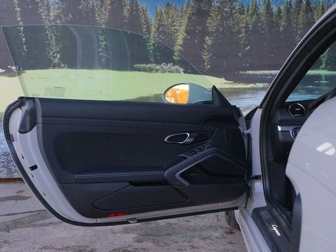 Used 2024 Porsche 718 Cayman image 10