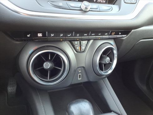 Used 2019 Chevrolet Blazer LT image 19