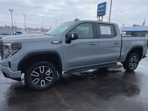 Used 2025 GMC Sierra 1500 AT4 w/ AT4 Premium Package image 4