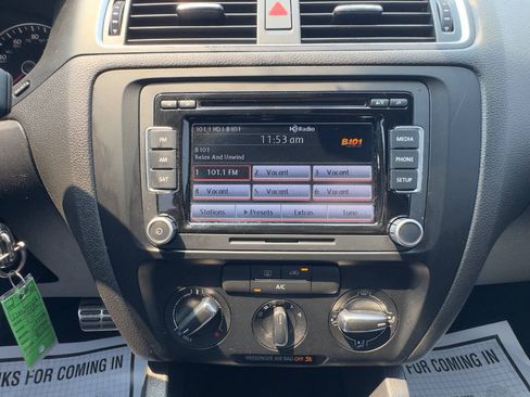Used 2013 Volkswagen Jetta GLI Autobahn FWD image 18