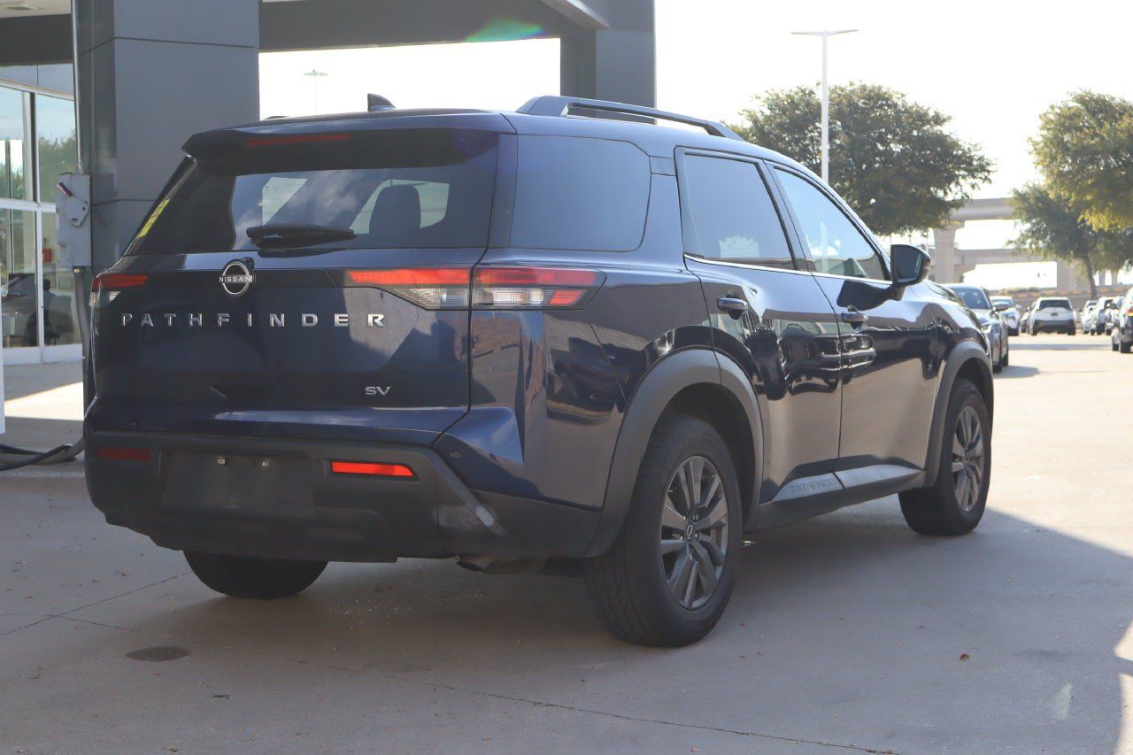 Used 2024 Nissan Pathfinder SV FWD image 3