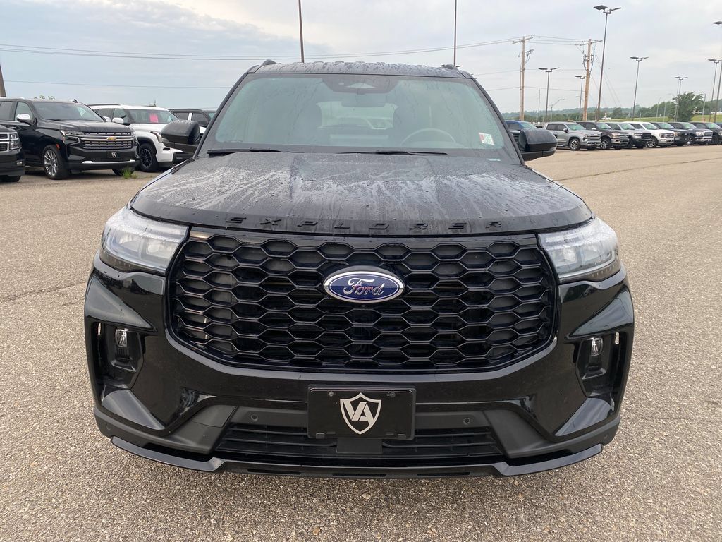 Used 2025 Ford Explorer ST-Line AWD/4WD image 9