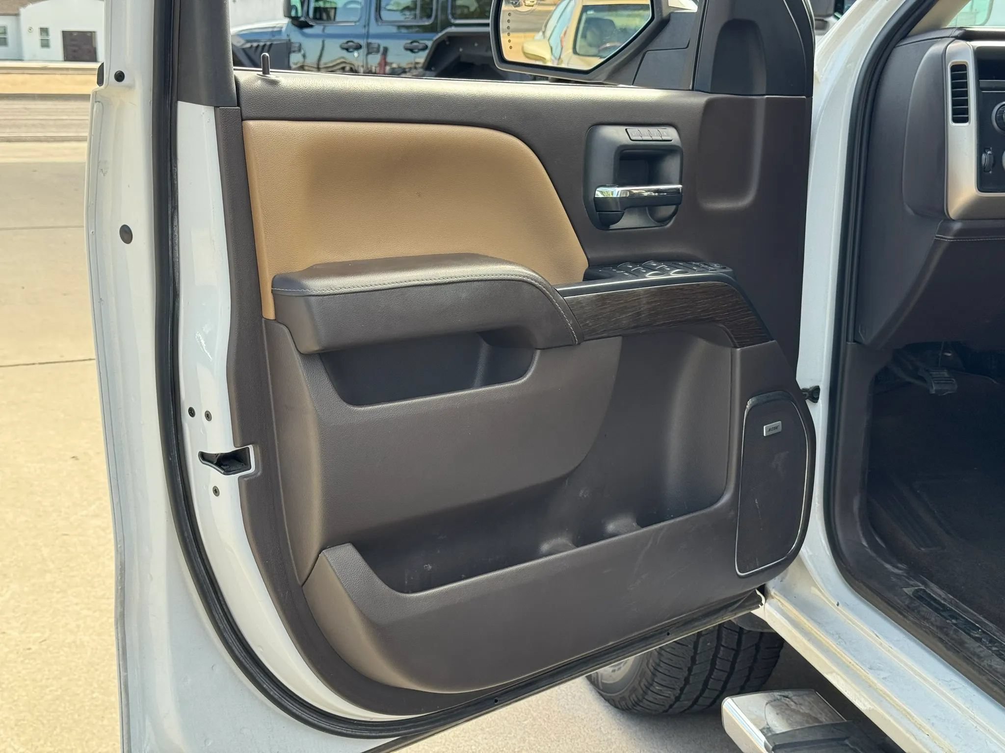 Used 2017 GMC Sierra 1500 Denali AWD/4WD image 9