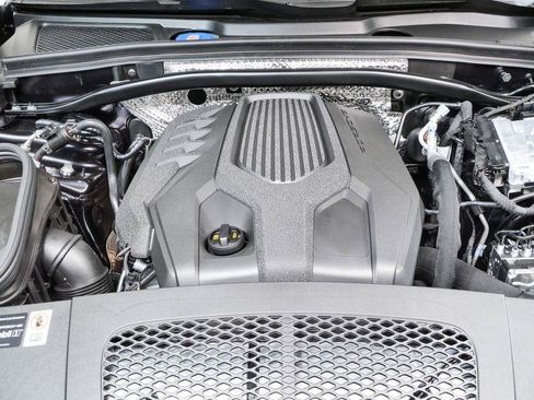 New 2026 Porsche Macan Turbo AWD/4WD image 35