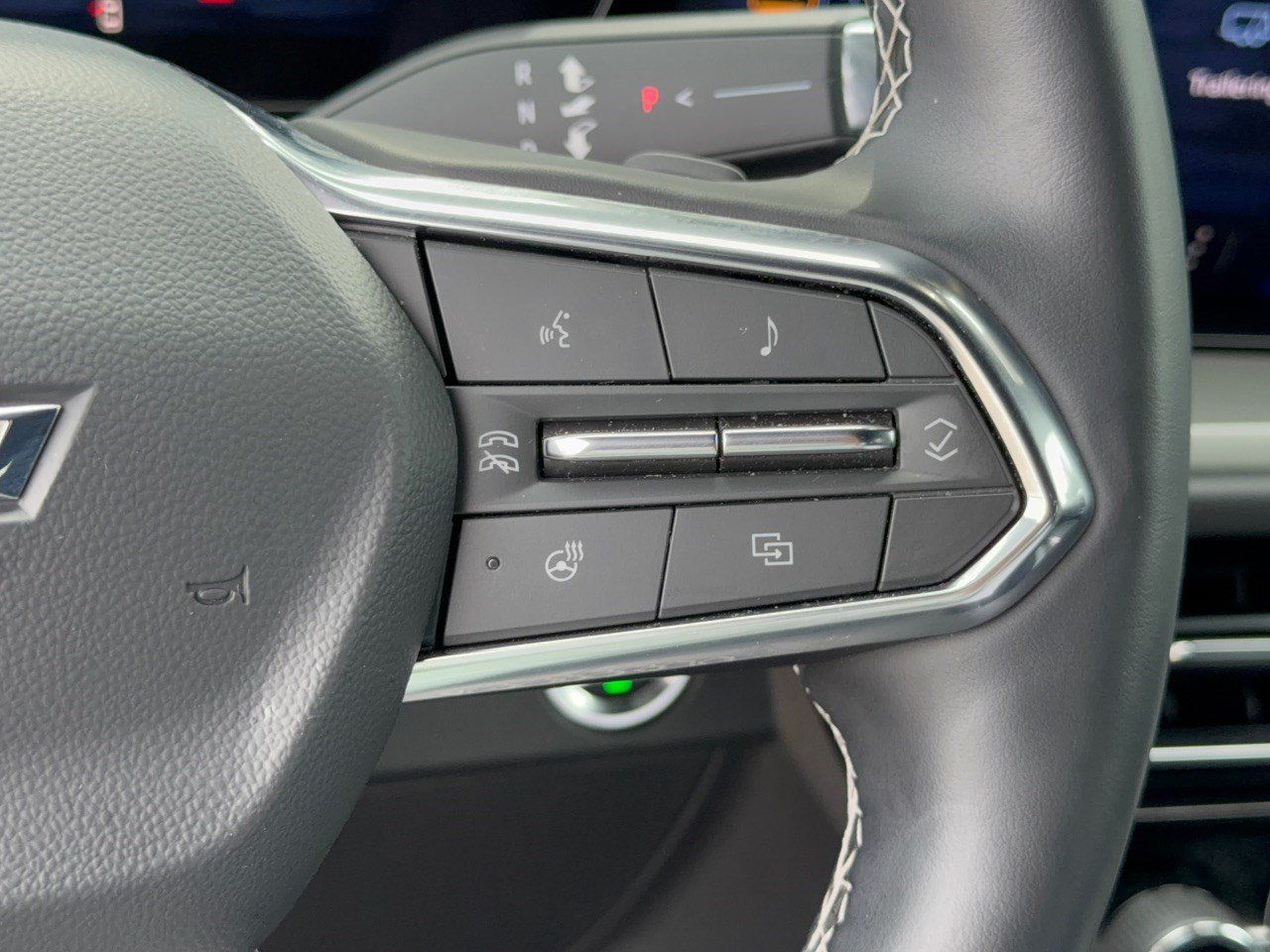 Used 2025 Chevrolet Traverse LT w/ LPO, Floor Liner Package FWD image 19