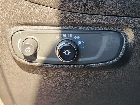 Used 2023 Chevrolet Equinox LT image 21