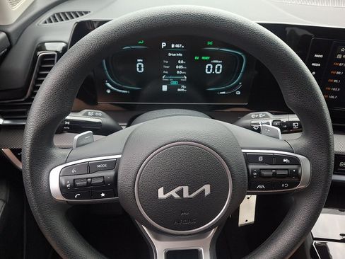 Used 2025 Kia Sportage LX AWD/4WD image 18