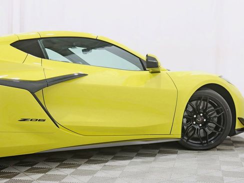 Used 2024 Chevrolet Corvette Z06 w/ Z07 Performance Package RWD image 12