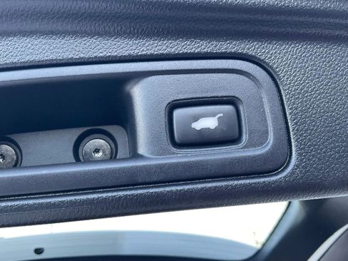 Used 2019 Honda Pilot Touring image 16