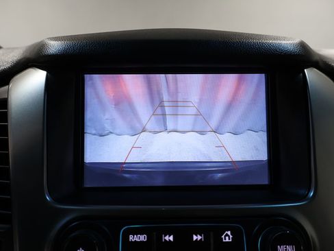 Used 2018 Chevrolet Suburban LT image 30