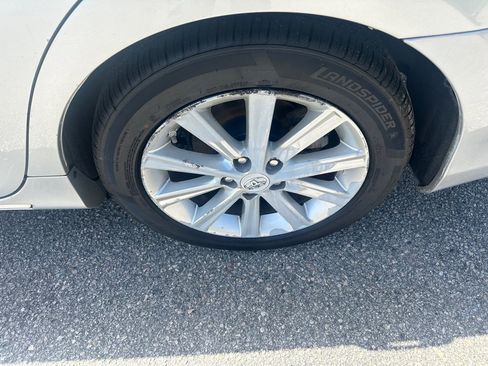 Used 2013 Toyota Camry XLE w/ Preferred Accessory Pkg FWD image 9