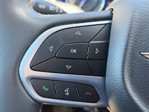 Used 2022 Chrysler Voyager LX FWD image 18