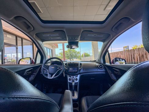 Used 2016 Chevrolet Trax LT w/ LT Sun and Sound Package AWD/4WD image 2
