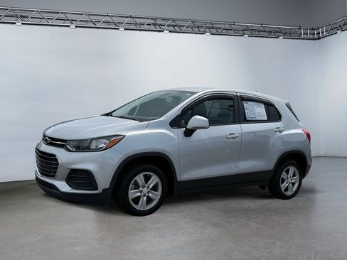 Used 2020 Chevrolet Trax LS w/ Tint and Cruise Package FWD image 7