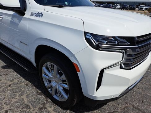 Used 2024 Chevrolet Tahoe High Country AWD/4WD image 16