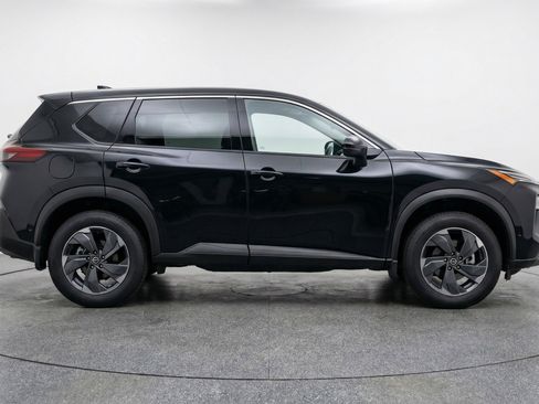 Used 2025 Nissan Rogue SV image 11