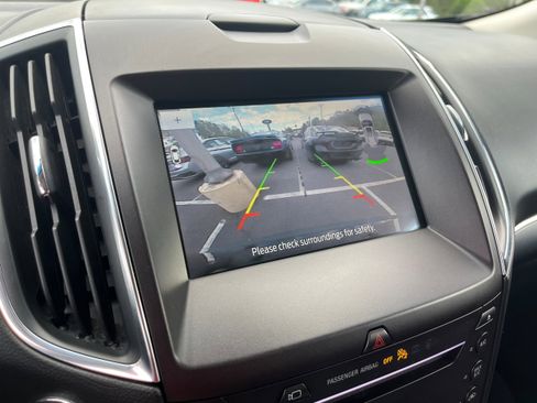 Certified 2019 Ford Edge Titanium w/ Equipment Group 301A AWD/4WD image 18