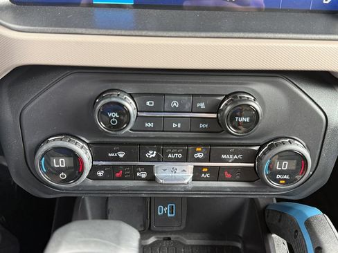 Used 2024 Ford Bronco Wildtrak AWD/4WD image 33
