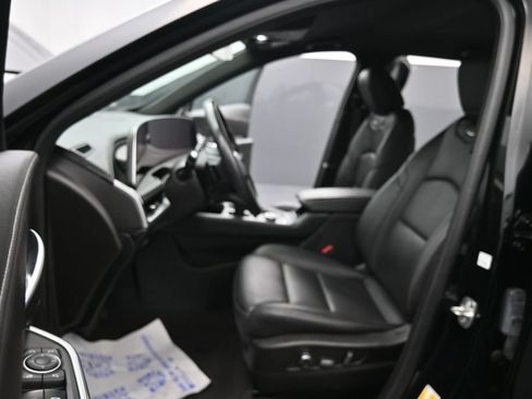 Used 2024 Cadillac XT4 Premium Luxury FWD image 5