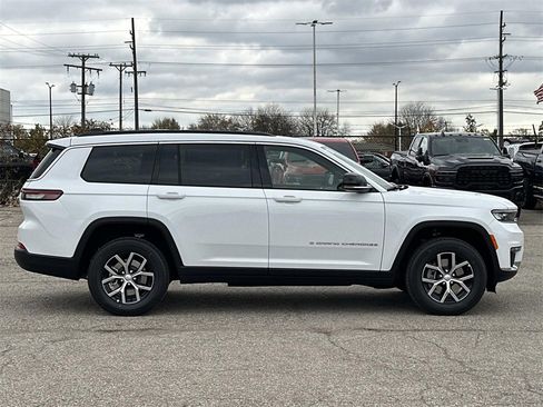 New 2025 Jeep Grand Cherokee L Limited image 2