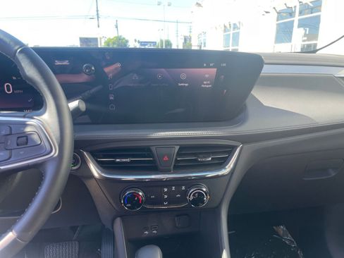Used 2025 Buick Encore GX Preferred image 18