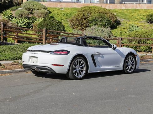 Used 2019 Porsche 718 Boxster image 7