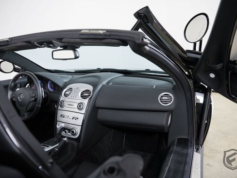 Used 2008 Mercedes-Benz SLR image 40