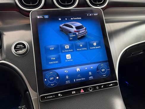 Used 2024 Mercedes-Benz GLC 300 4MATIC image 26