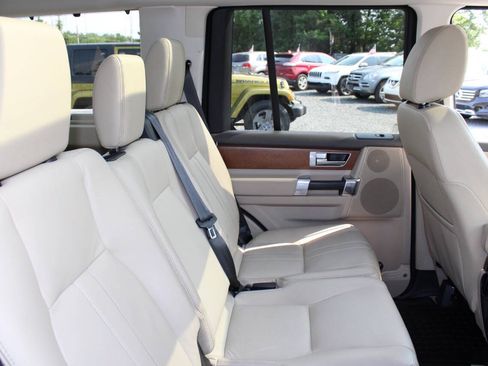 Used 2016 Land Rover LR4 HSE Silver Edition AWD/4WD image 21