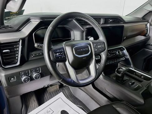 Used 2024 GMC Sierra 1500 Denali w/ Denali Reserve Package AWD/4WD image 9