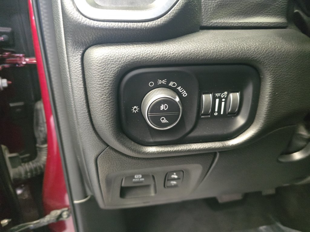 Used 2023 RAM 1500 Laramie AWD/4WD image 29